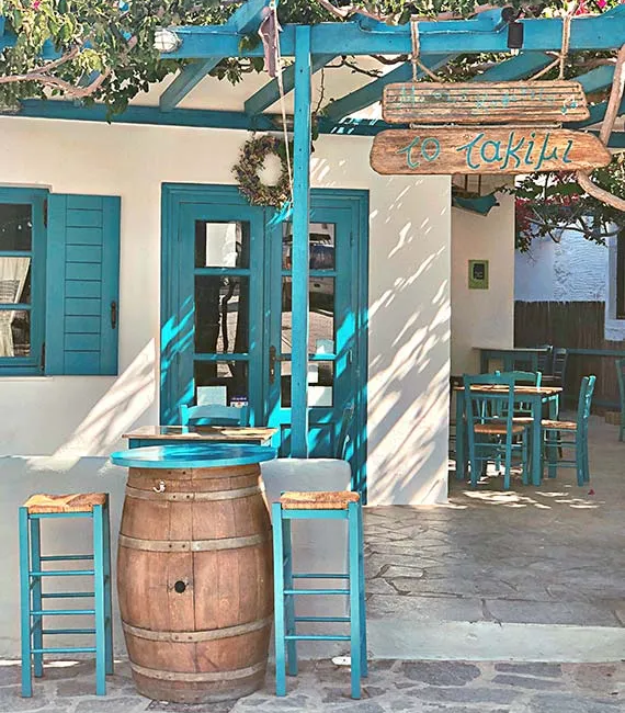 Living in Kisamos Guide - Tavers and Locals - ARENCORES Real Estate