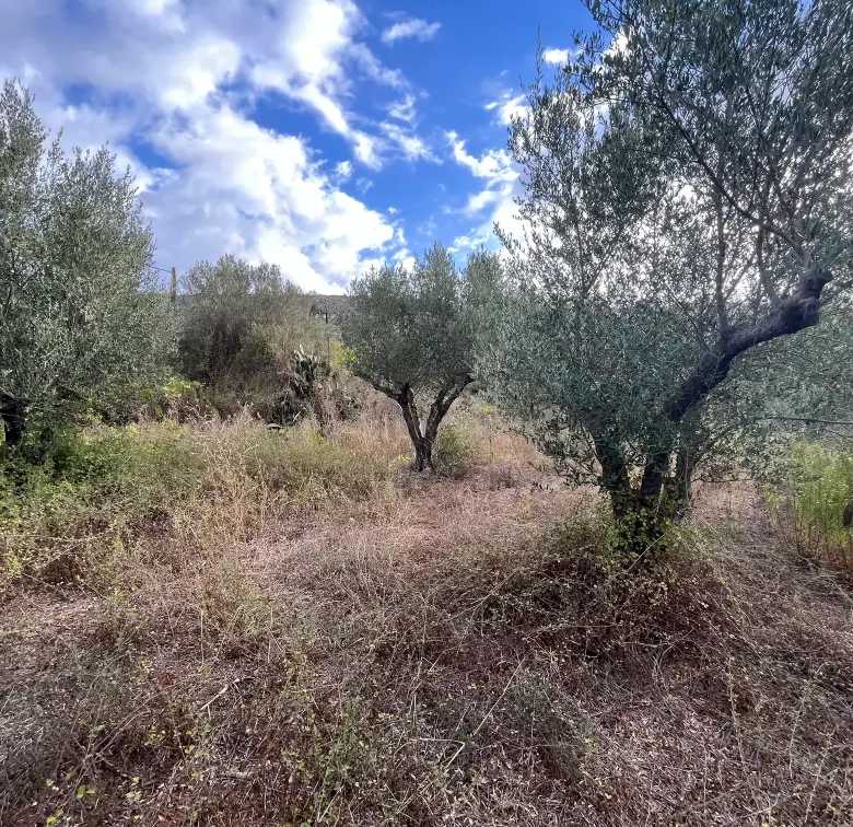 Plot with 400 sq.m. Build Potential in Exopoli, Georgioupoli.