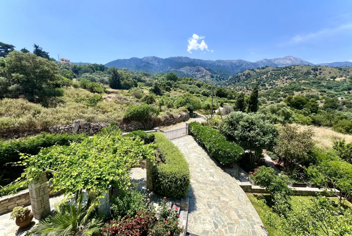 White Mountain Views - Apokoronas Villa for Sale