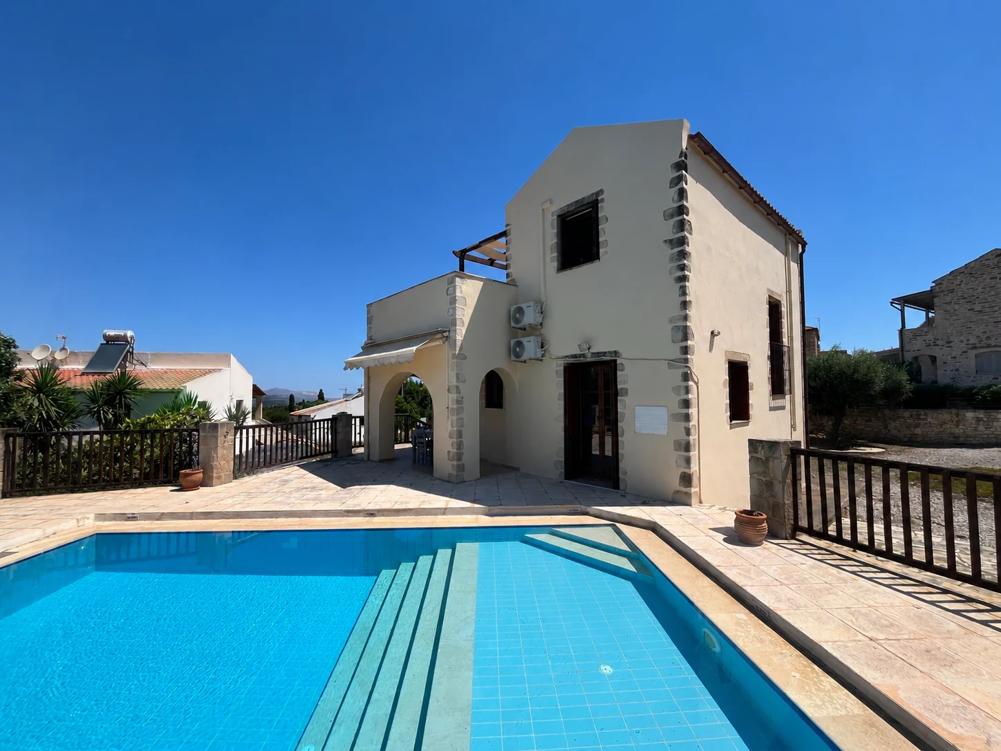 vamos-two-bedroom-maisonette-for-sale (9)