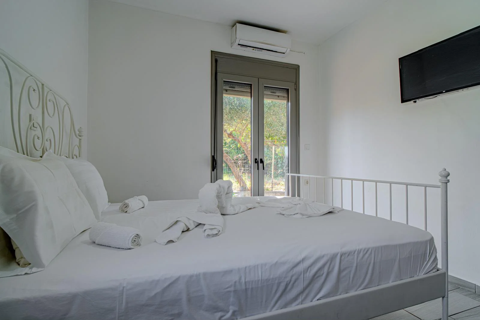 hania-tsikalaria-2-bedroom-house-for-sale (5) Modern Private Residence with Pool in Souda, Chania - Kitchen - Main Bedroom Area